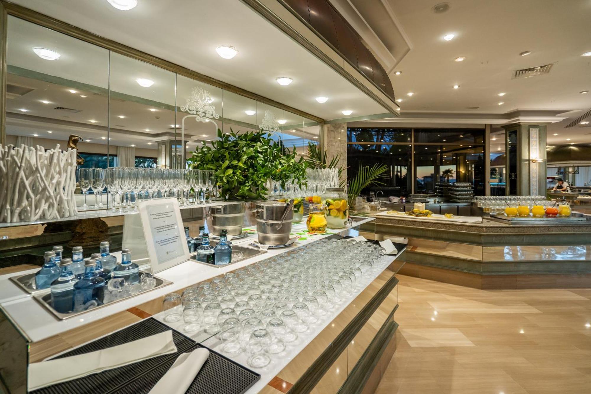 Gpro瓦尔帕莱索宫温泉酒店 帕爾馬 外观 照片 The lobby bar
